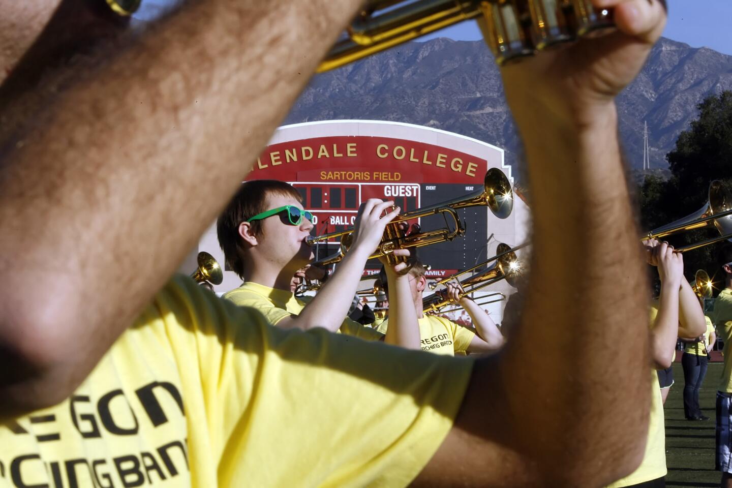 Photo Gallery: Oregon Ducks band practice at Glendale College