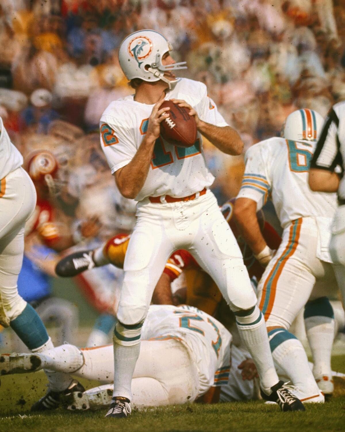 Former NFL quarterback Bob Griese, who led the Miami Dolphins to two Super Bowl victories in the 1970s, will join the party Sunday at Westgate Las Vegas.