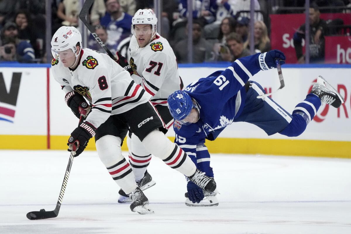 Leafs fall 2-1 in overtime to Chicago Blackhawks