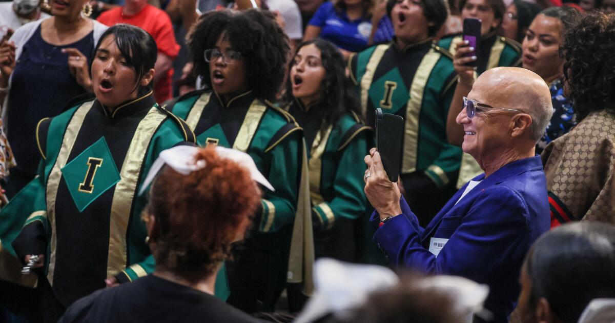 Dr. Dre, Jimmy Iovine to open highschool in Inglewood