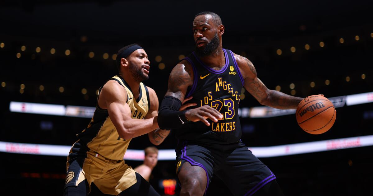 Lakers rout Raptors with dominant play in second half - Los Angeles Times