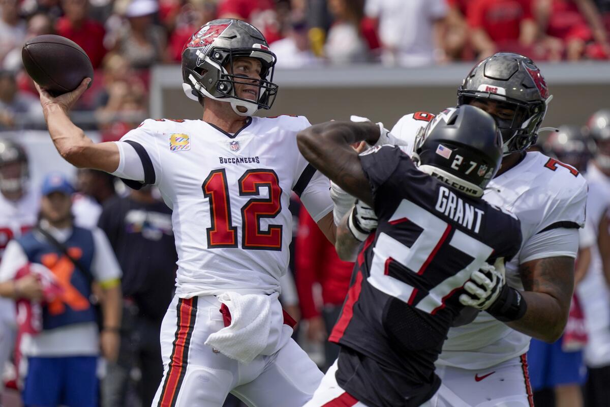 Brady an old face in a familiar place as Bucs visit Steelers