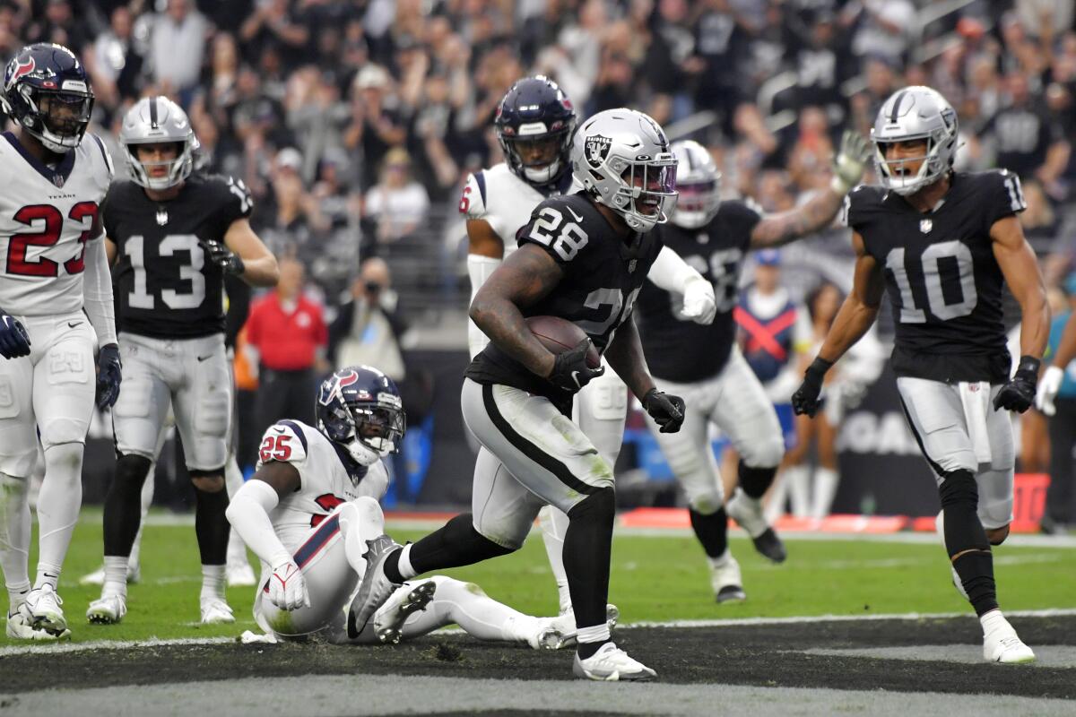 Texans' run defense struggles badly in loss to Raiders - The San