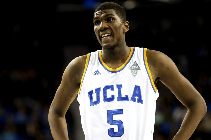 UCLA forward Kevon Looney has been medically cleared to play Friday night against Arizona.