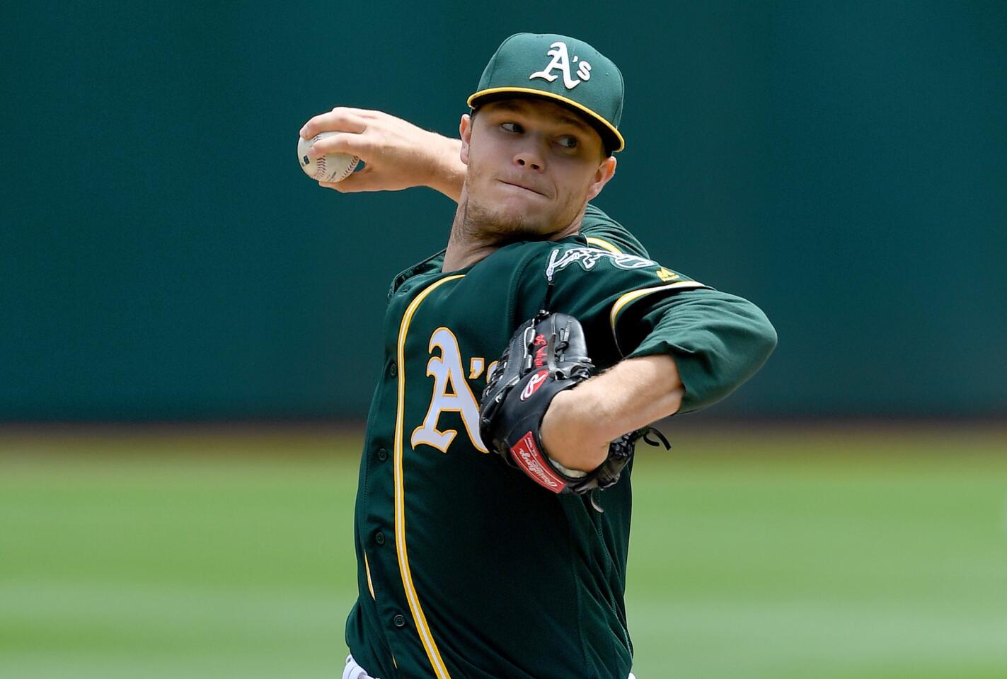 Prospect-seeking franchise has starter Sonny Gray as trade chip with top prospect Eloy Jimenez a likely target.
