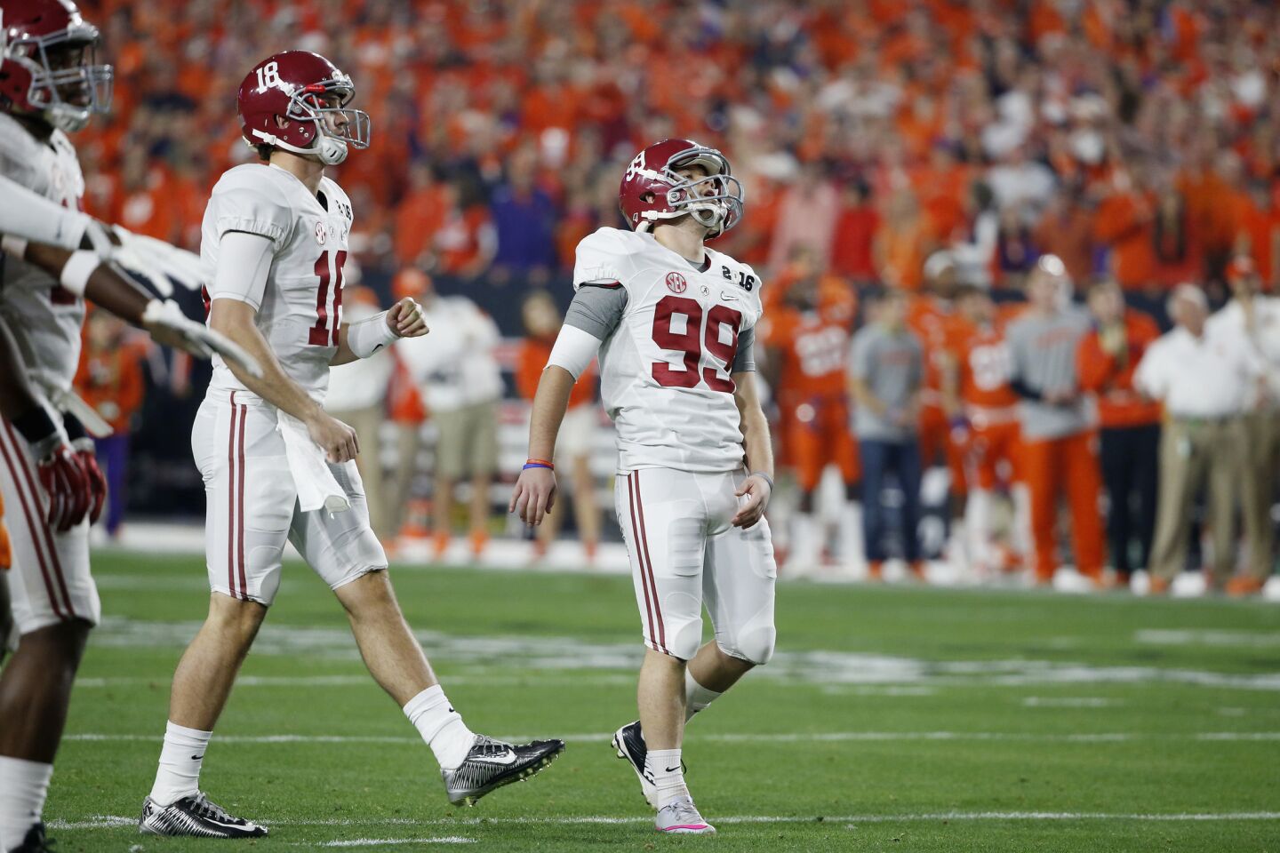Alabama kicker Adam Griffith (99) reacts after missing a 44-yard field goal in the first quarter.