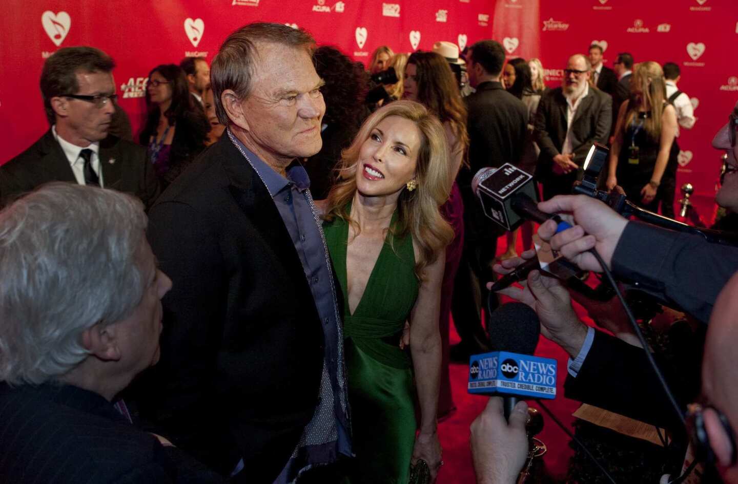 Singer Glenn Campbell and his wife Kim.