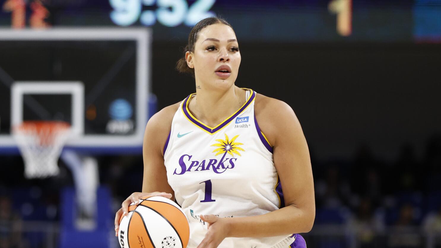 What Was The Reason Behind Liz Cambage Leaving the Los Angeles