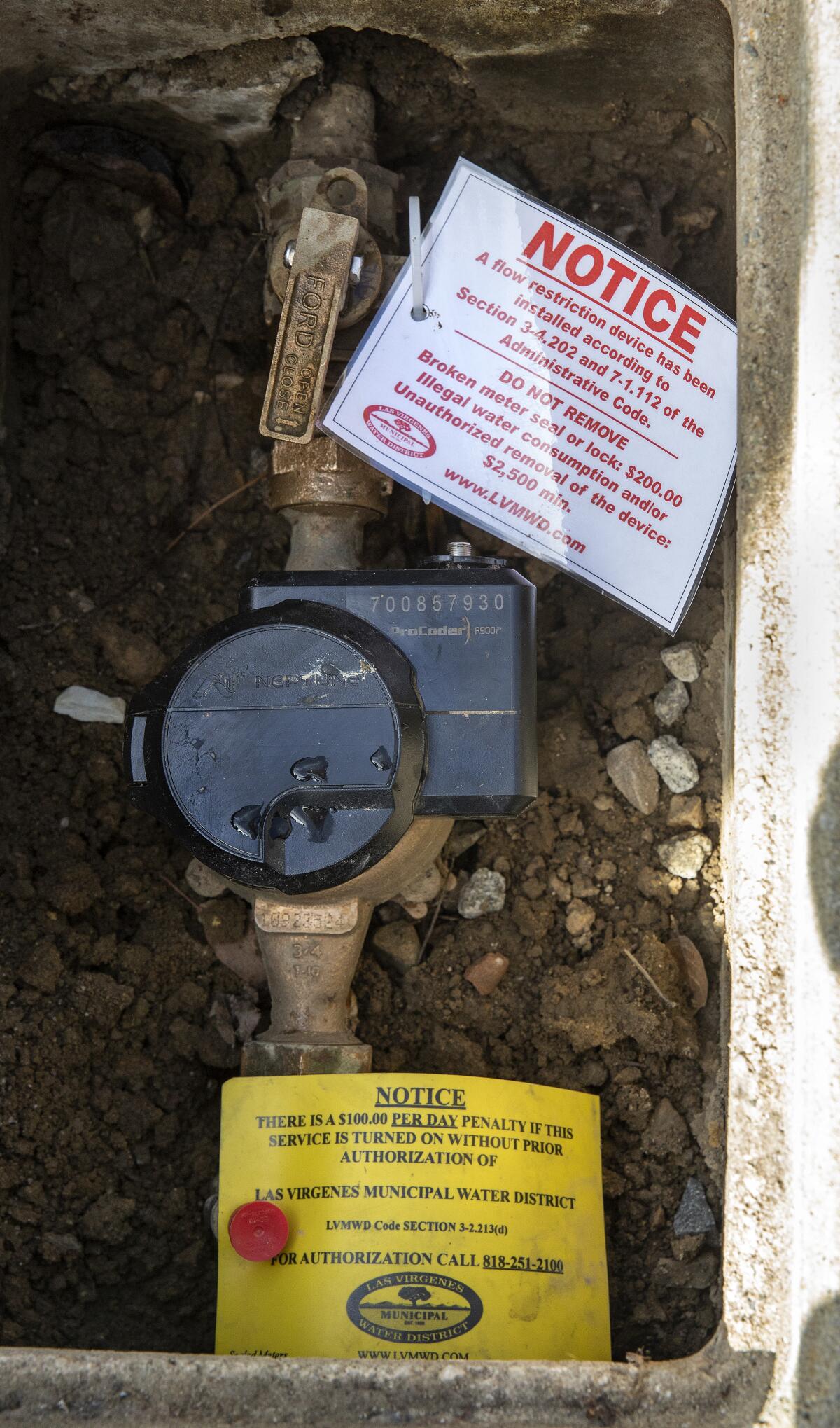 This drought device stops water hogs in their soggy tracks - Los