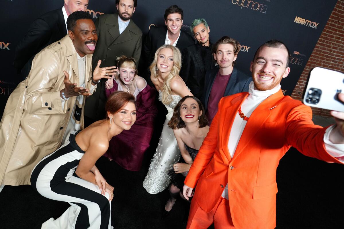 The cast of Euphoria poses for a group selfie