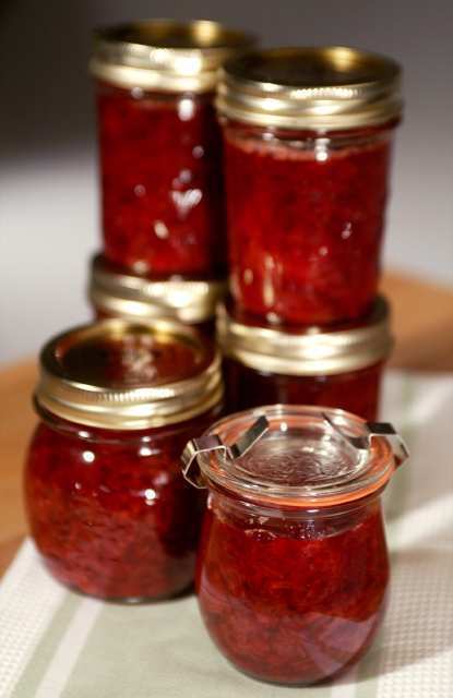 Slow-cooked strawberry preserves