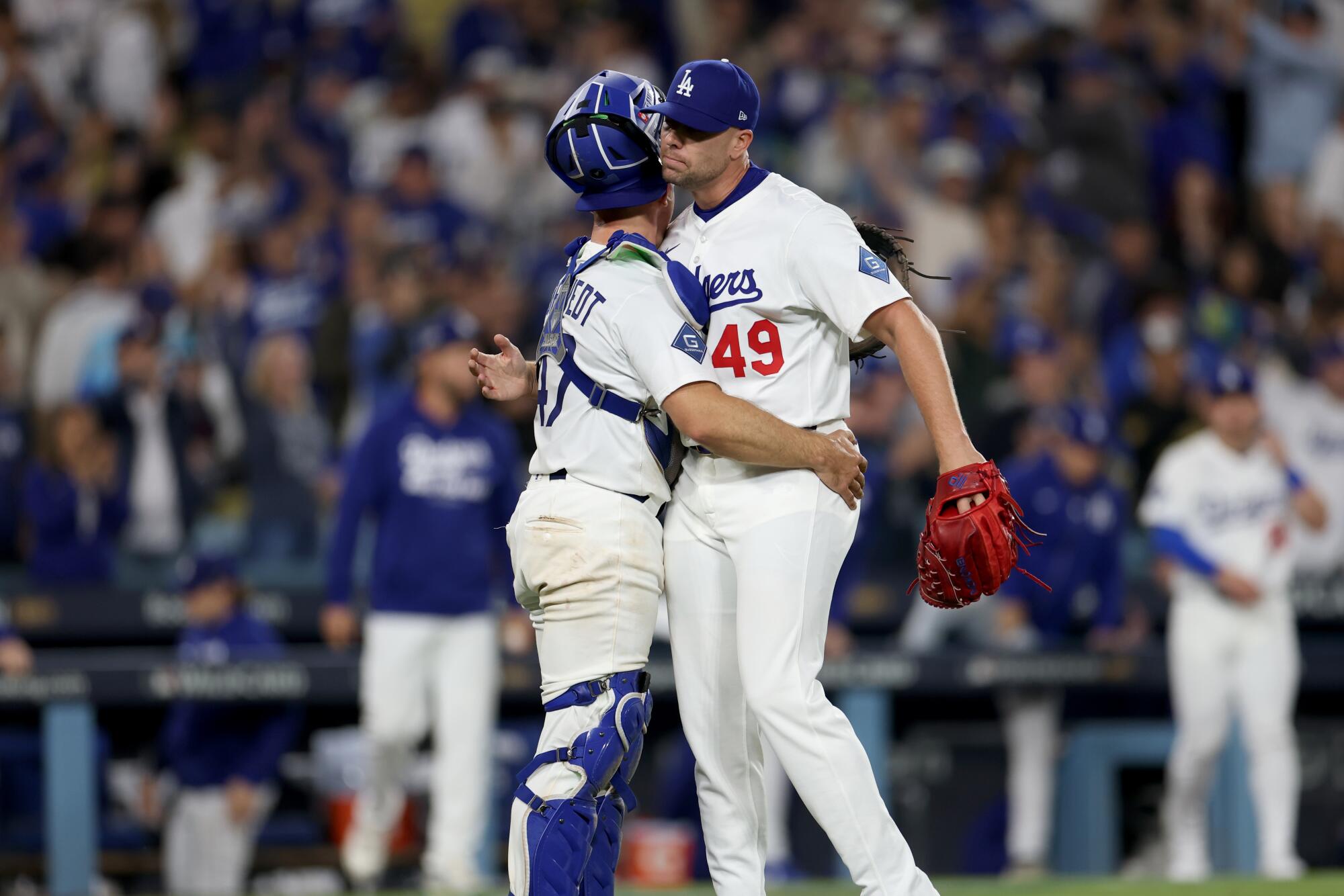 প্রথম অবাঞ্ছিত রাউন্ডে লাল সমতল উচ্ছেদকারী। তবে এই ষাঁড় সম্পর্কে … প্রথম অবাঞ্ছিত রাউন্ডে লাল সমতল উচ্ছেদকারী। তবে এই ষাঁড় সম্পর্কে …