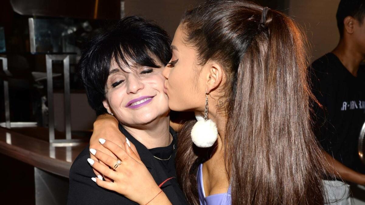 Joan Grande (izquierda) y Ariana Grande, en septiembre de 2015.