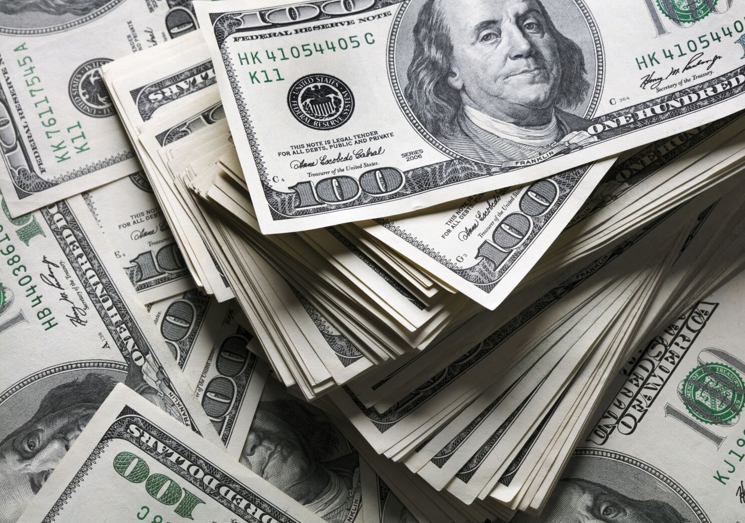 Trae mucho dinero en efectivo a EE.UU? Revele a la aduana o pagará el precio - Los Angeles Times
