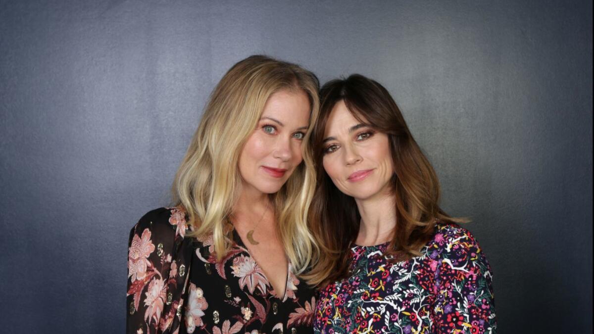 'Dead to Me' stars Christina Applegate and Linda Cardellini 