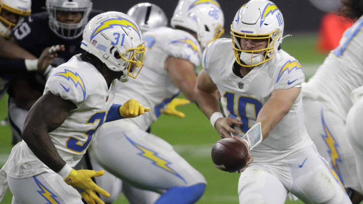 Chargers vs. Arizona Cardinals: Justin Herbert gives Chargers win - Los  Angeles Times