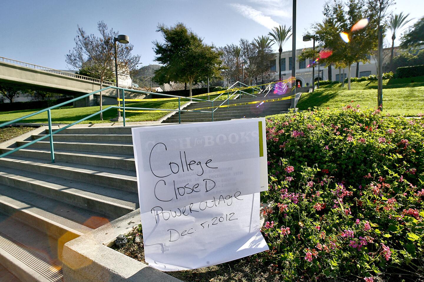 Photo Gallery: Glendale College without power, closed... again