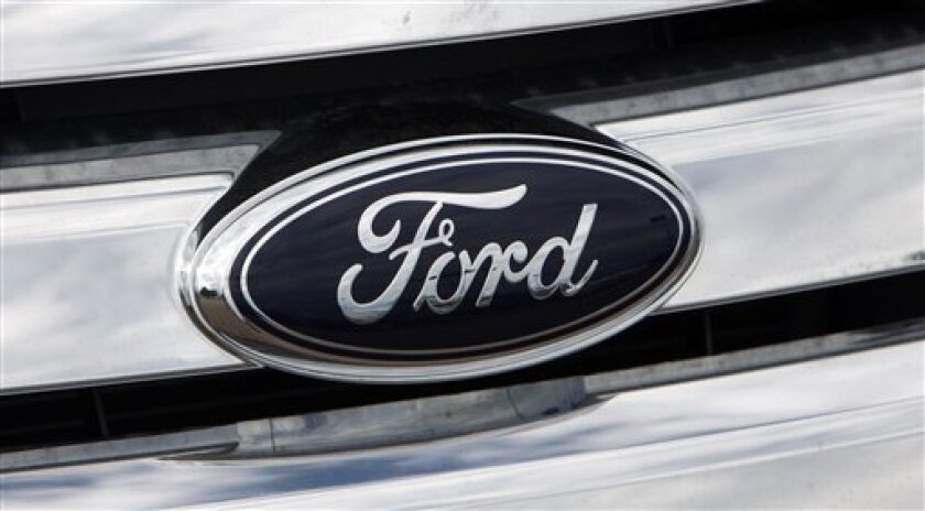 Tras la cancelación de Ford de una inversión de mil 600 millones de dólares en México, Grupo Experiencias Xcaret decidió suspender la compra de automóviles de la firma estadounidense.