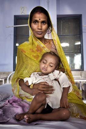 India Hunger - Mother and Son