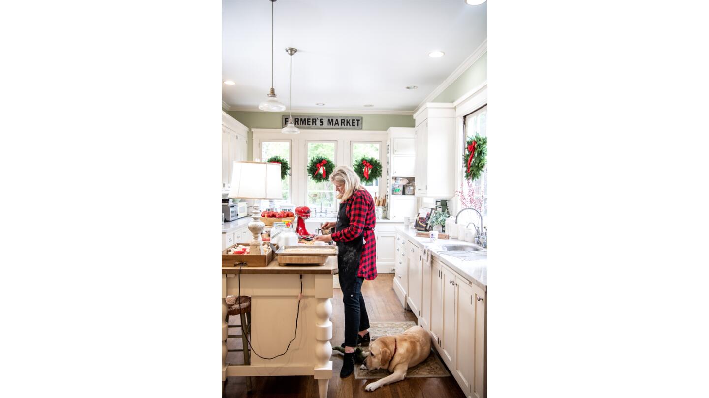 Home for the holidays with Leslie Saeta of My 100 Year Old Home