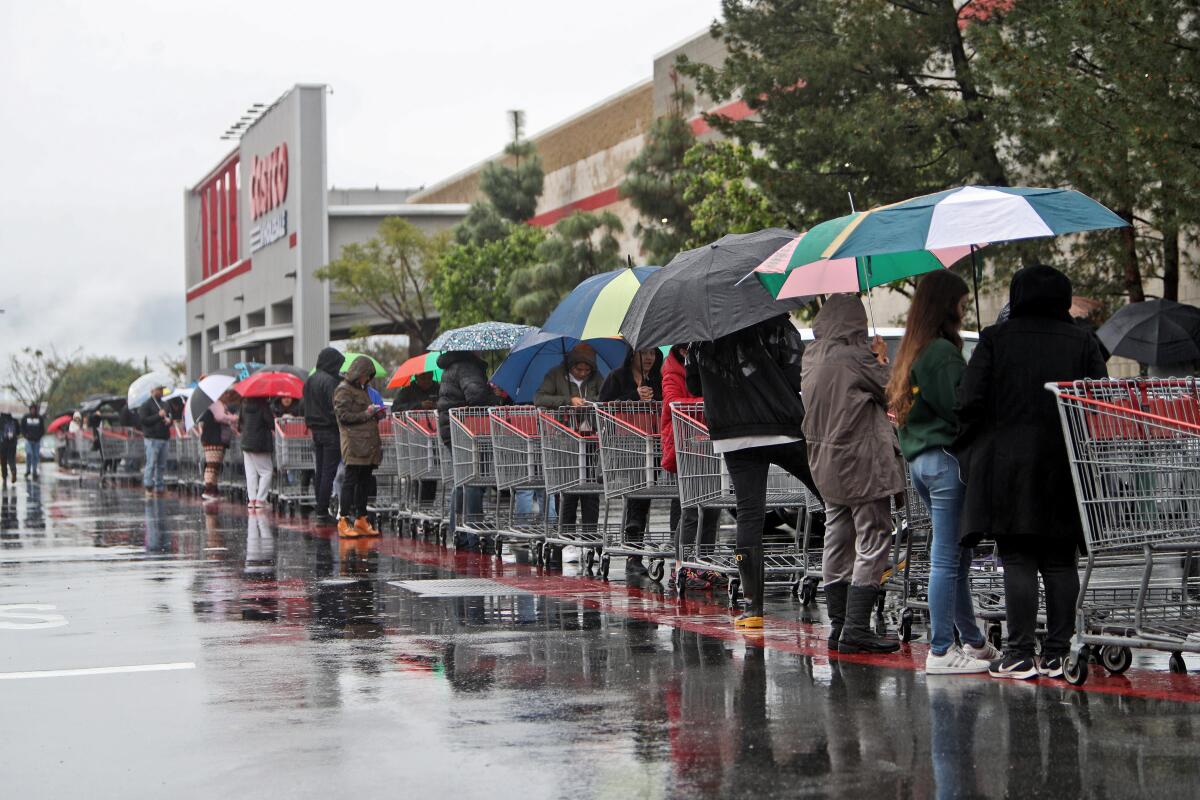 To help slow the spread of the novel coronavirus, Burbank officials have issued new social distancing rules for businesses to follow when it comes to allowing customers to line up before entering a store. 