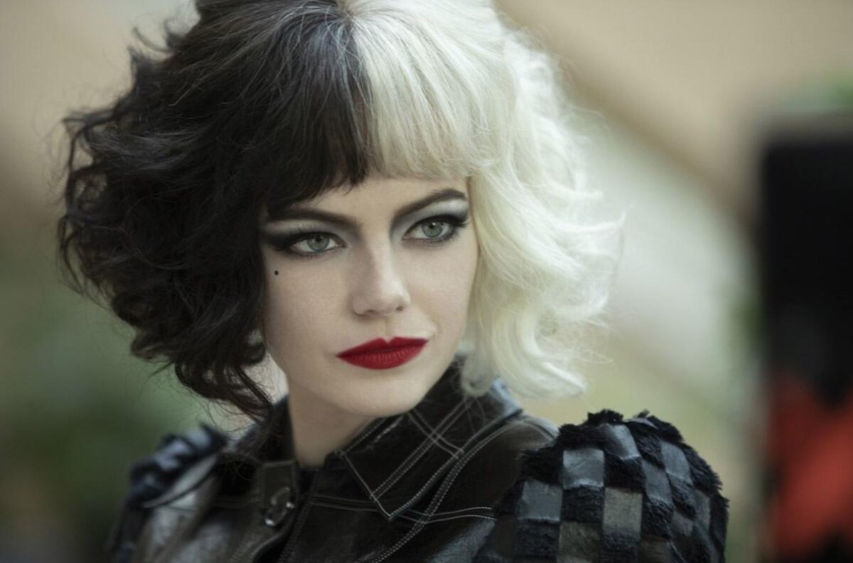 Emma Stone en una escena de "Cruella".