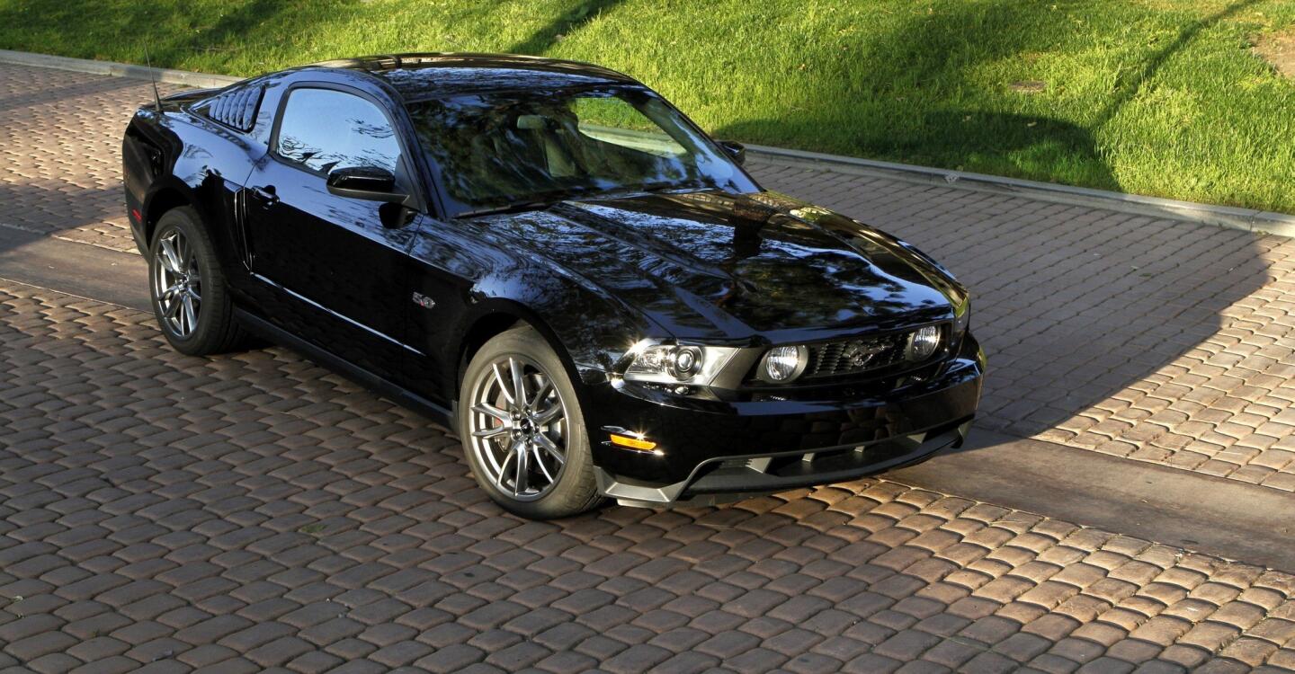 Ford Mustang V-8