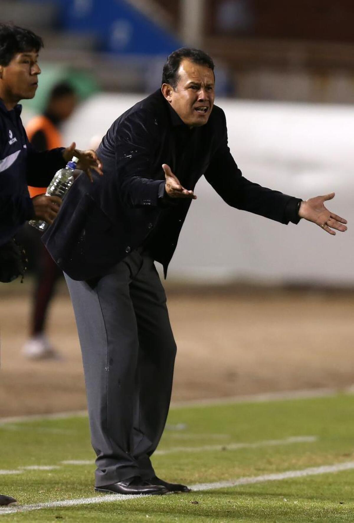 El peruano Juan Reynoso es el nuevo entrenador del Puebla mexicano, informó este viernes la institución en un comunicado. EFE / Ernesto Arias/Archivo