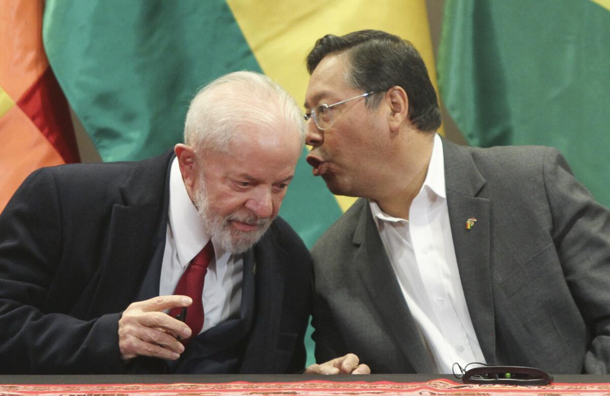El presidente brasileño, Luiz Inácio Lula da Silva, a la izquierda,