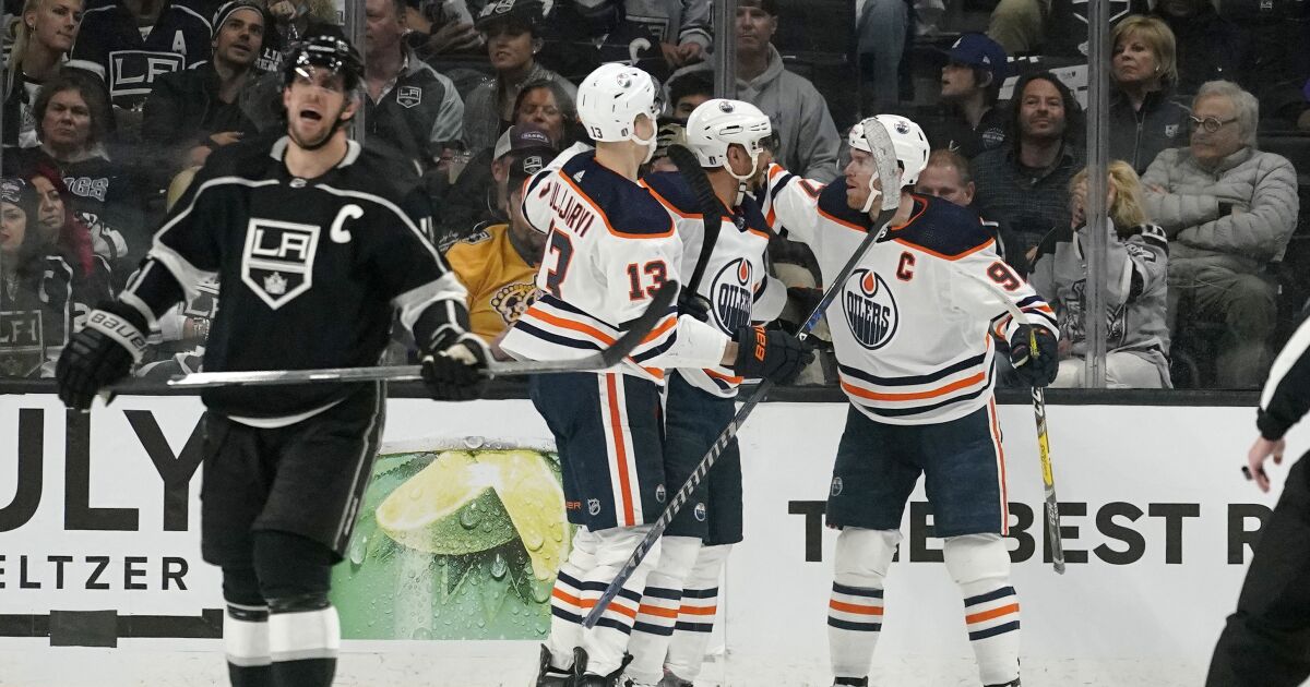 NHL playoffları: Kings, Oilers serisine iyimser bir dönüş vermeye çalışıyor