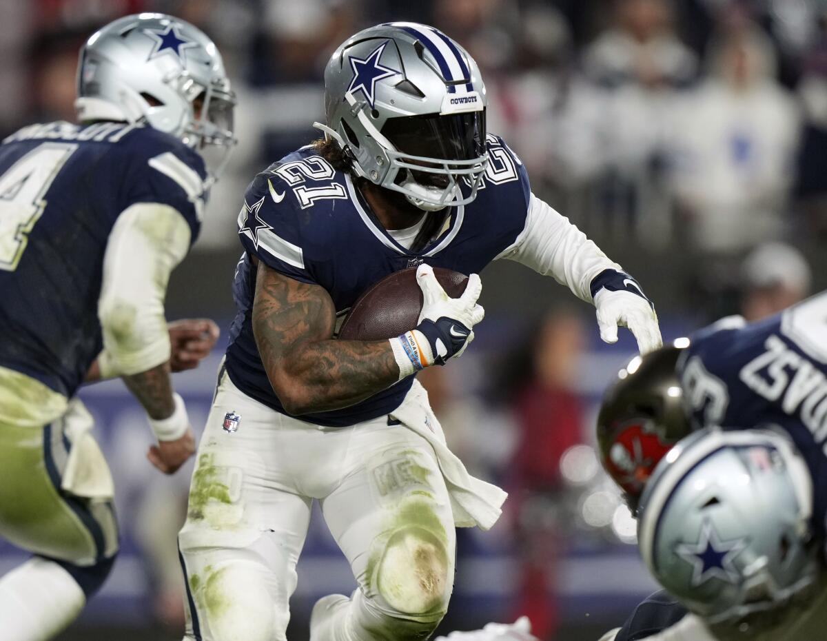 Patriots sign ex-Cowboys running back Ezekiel Elliott to 1-year, $4 million  deal, AP source says - The San Diego Union-Tribune