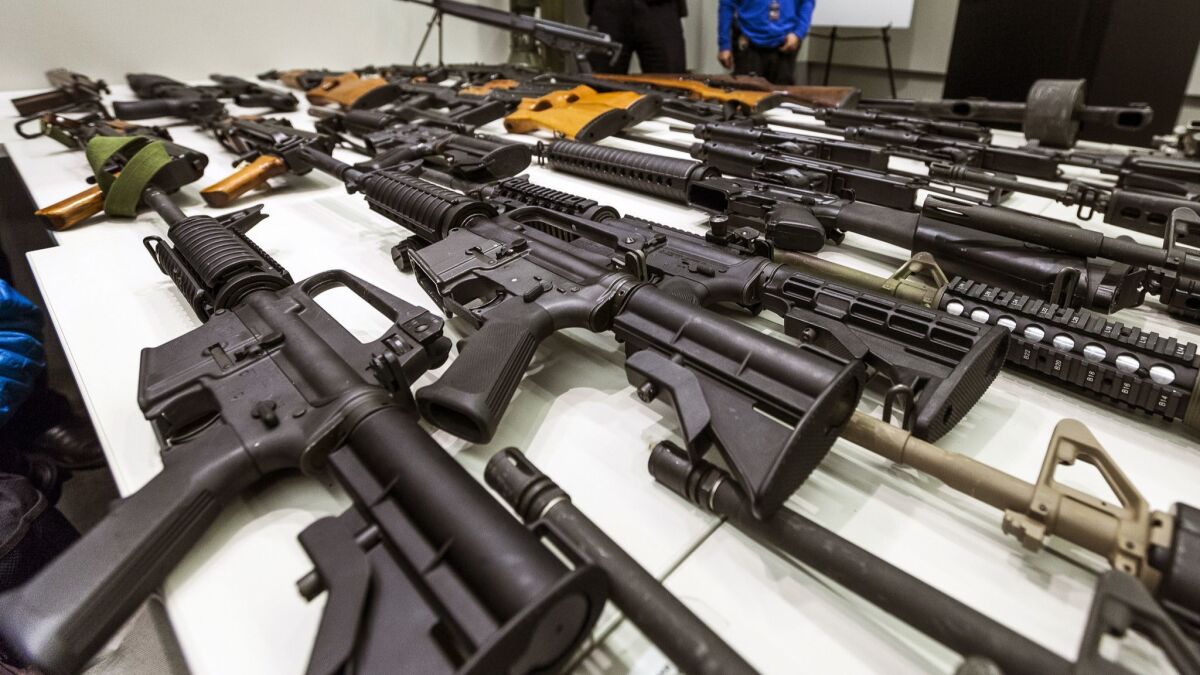 Habitat Opstand Op tijd Assault weapon registrations in California are up 43% under new law - Los  Angeles Times