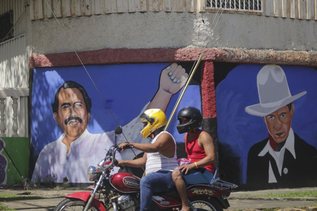 Mural of Nicaraguan President Daniel Ortega and revolutionary hero Cesar Augusto Sandino