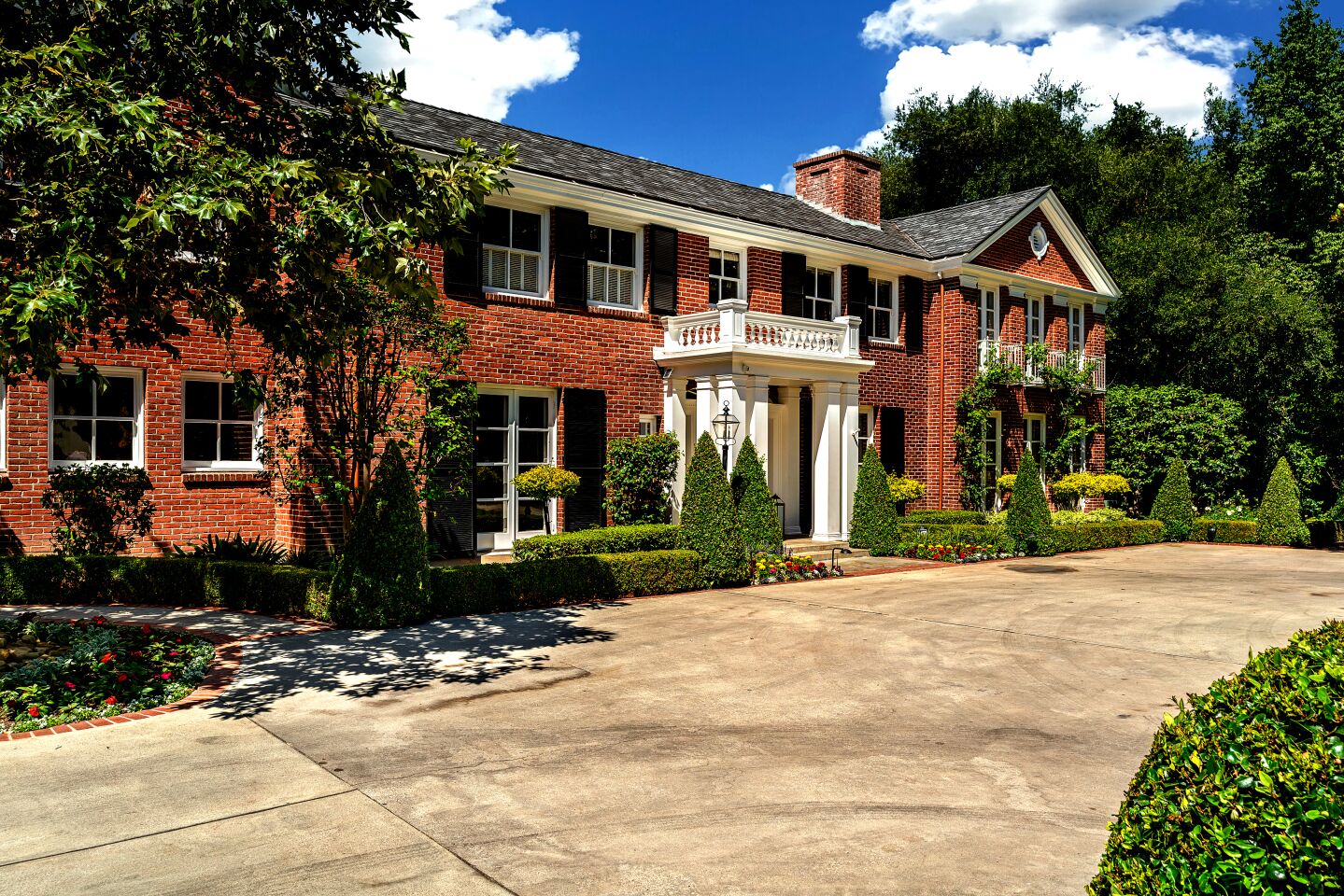 The 1928 Colonial estate in La Cañada Flintridge was designed by architect Myron Hunt.