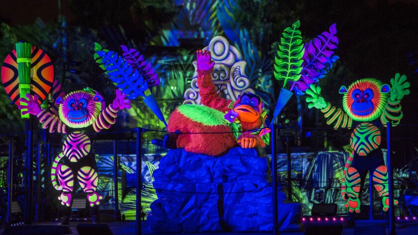 Fantasmic! night time show float close up Disneyland dining hacks