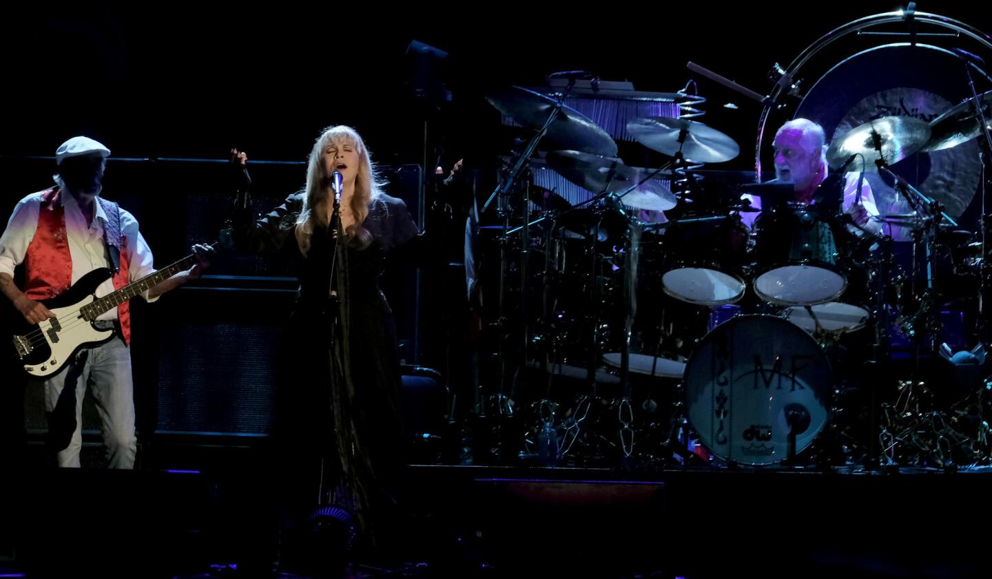 Fleetwood Mac mails it in at Classic West concert