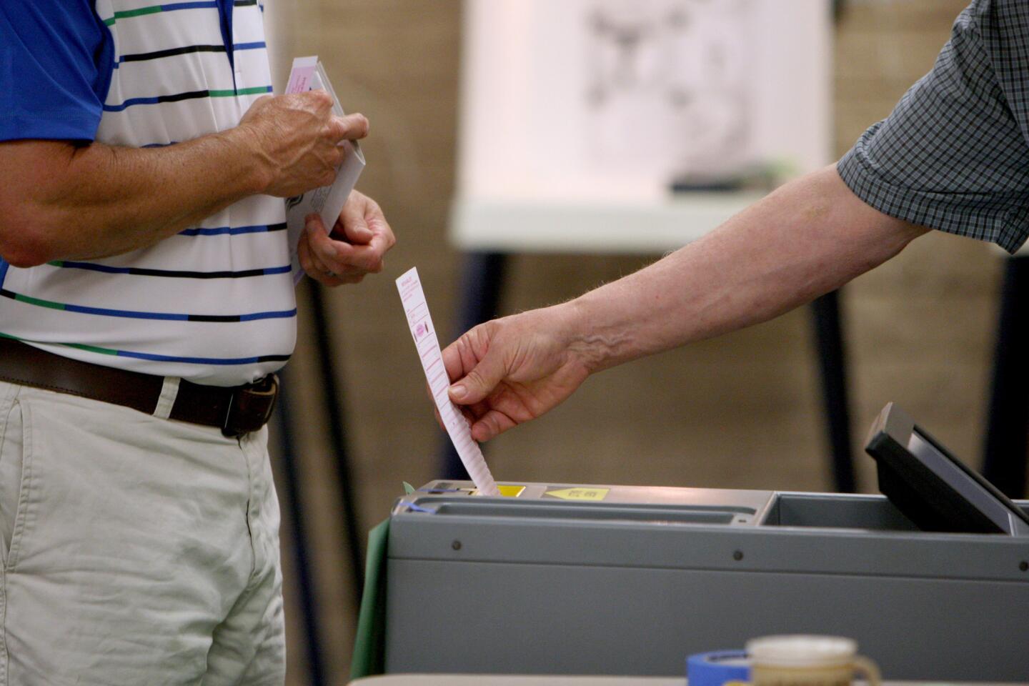 Photo Gallery: Locals turn out to vote at the public library in La Cañada Flintridgeq