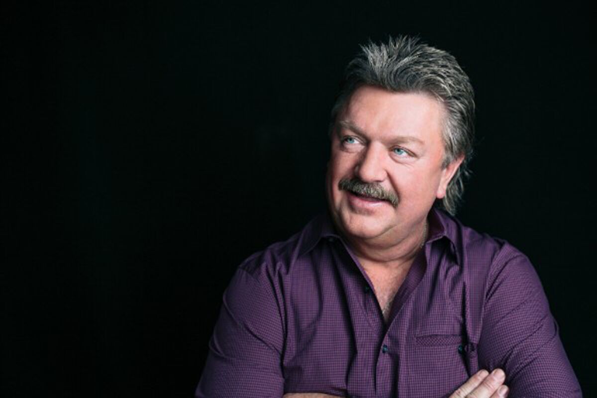 Country star Joe Diffie died Sunday from complications related to COVID-19.