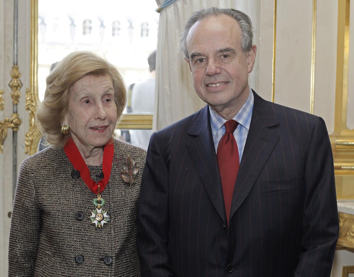 Anne Cox Chambers and French Culture Minister Frederic Mitterand in 2009.