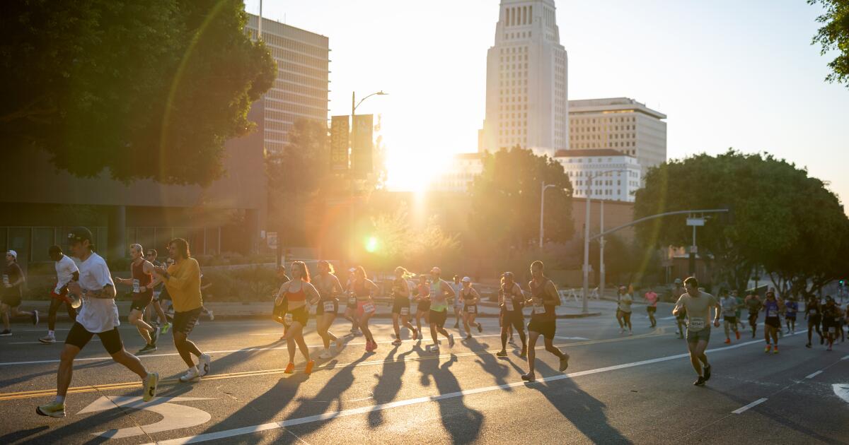 Weaker Santa Ana winds and hotter temps hit L.A. Weaker Santa Ana winds and hotter temps hit L.A.