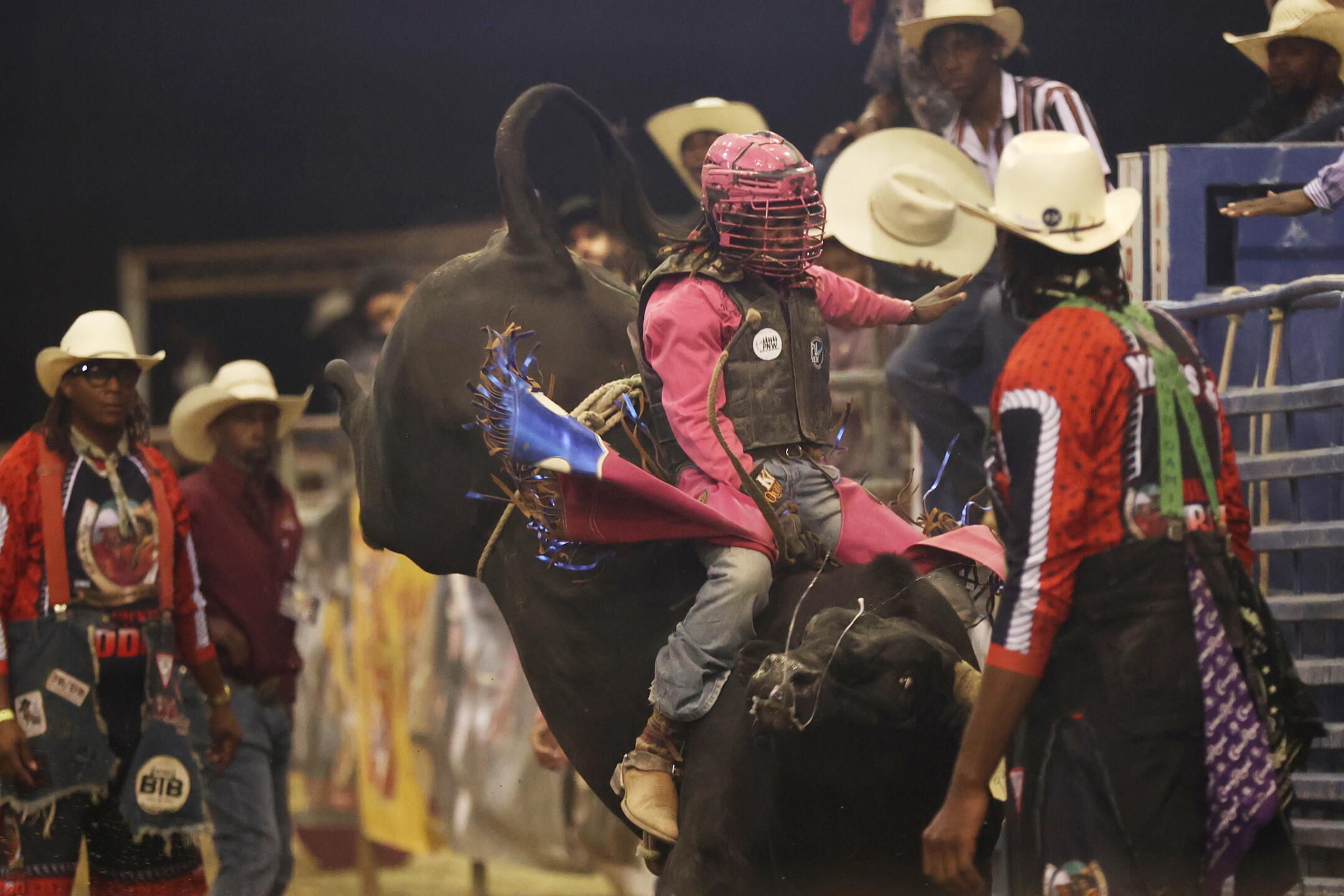 Bill Fish Rodeo Photos: Bill Pickett rodeo brings its show to Los Angeles - Los Angeles ...