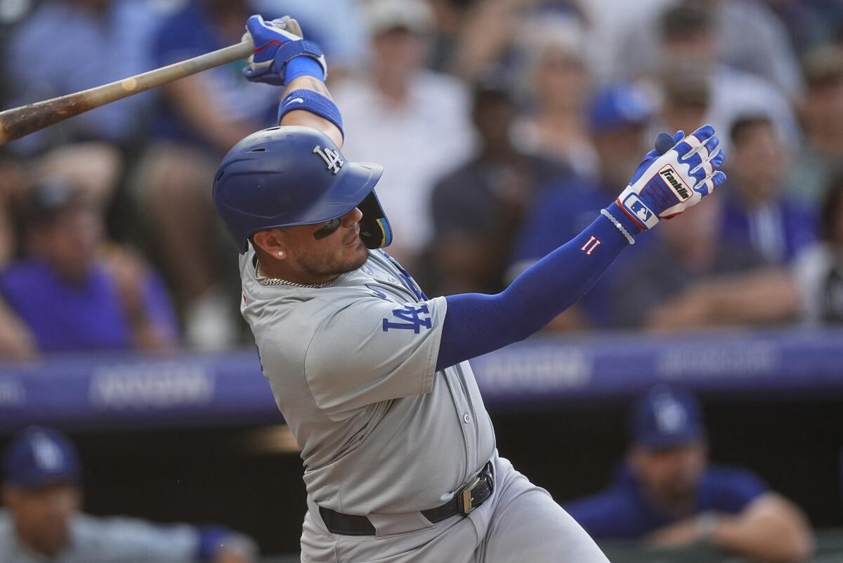 Dodgers'ın kısa stoper Miguel Rojas, Pazartesi günü Colorado Rockies'e karşı üçüncü vuruşunda tek başına kaldı.