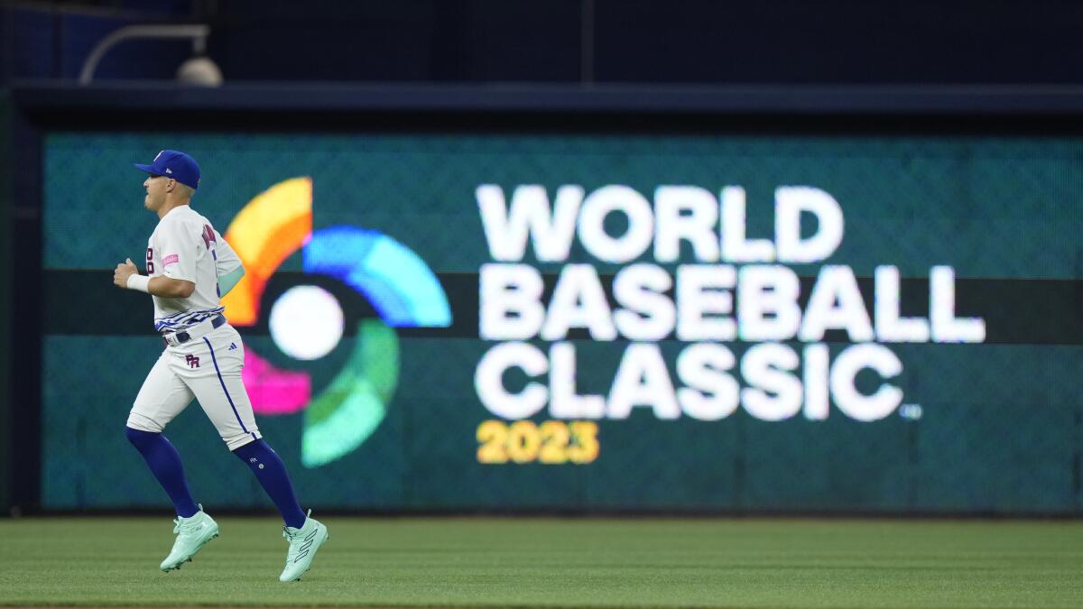 Cuba gets past Australia to reach World Baseball Classic