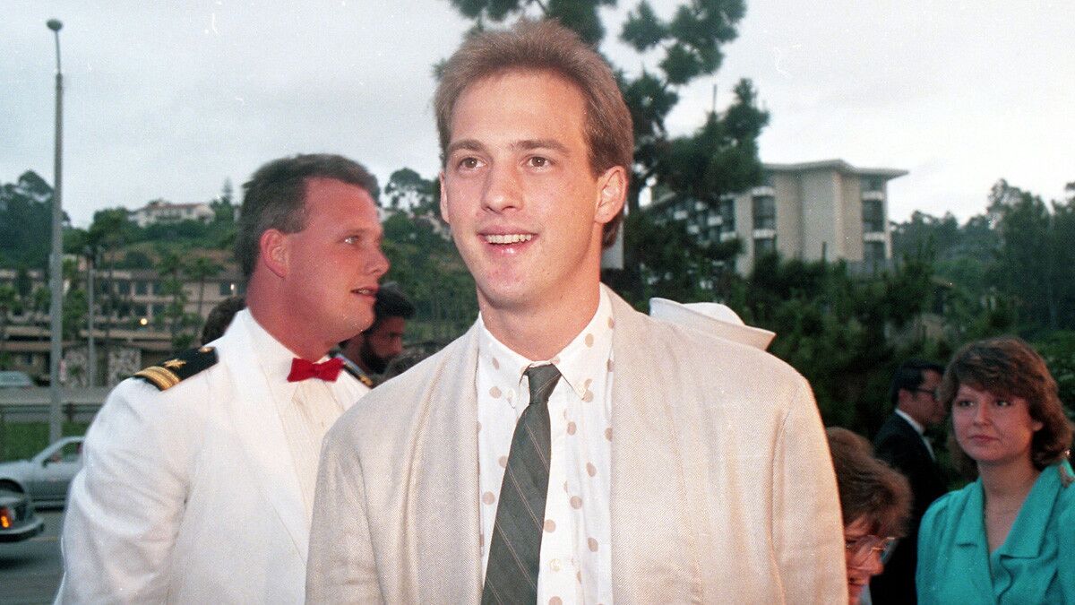 At the benefit West Coast premiere of the movie "Top Gun" at Mann's Cinema 21 in Mission Valley on May 15, 1986, actor Anthony Edwards, who portrays Lt. Nick "Goose" Bradshaw, an easygoing radar intercept officer, had praise for San Diego as a movie filming locale. "The filming went extremely smooth," Edwards said. "I'm crazy about the place." (Photo by Bob Redding/The San Diego Union-Tribune) User Upload Caption: U-T file photos at the West Coast premiere of the movie "Top Gun" at Mann's Cinema 21 in Mission Valley on May 15, 1986.