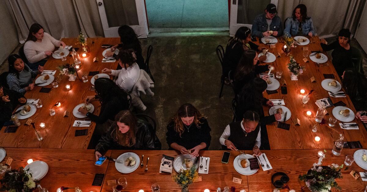 Um grão de sal: a série Viral LA Read and Eat