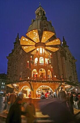 Christmastime in Dresden is celebrated with a glögg (mulled wine) booth that stands in front of the Frauenkirche in Dresden. The booth is modeled on Germany's traditional Christmas pyramid. Candles are lighted, which causes the fans to rotate.