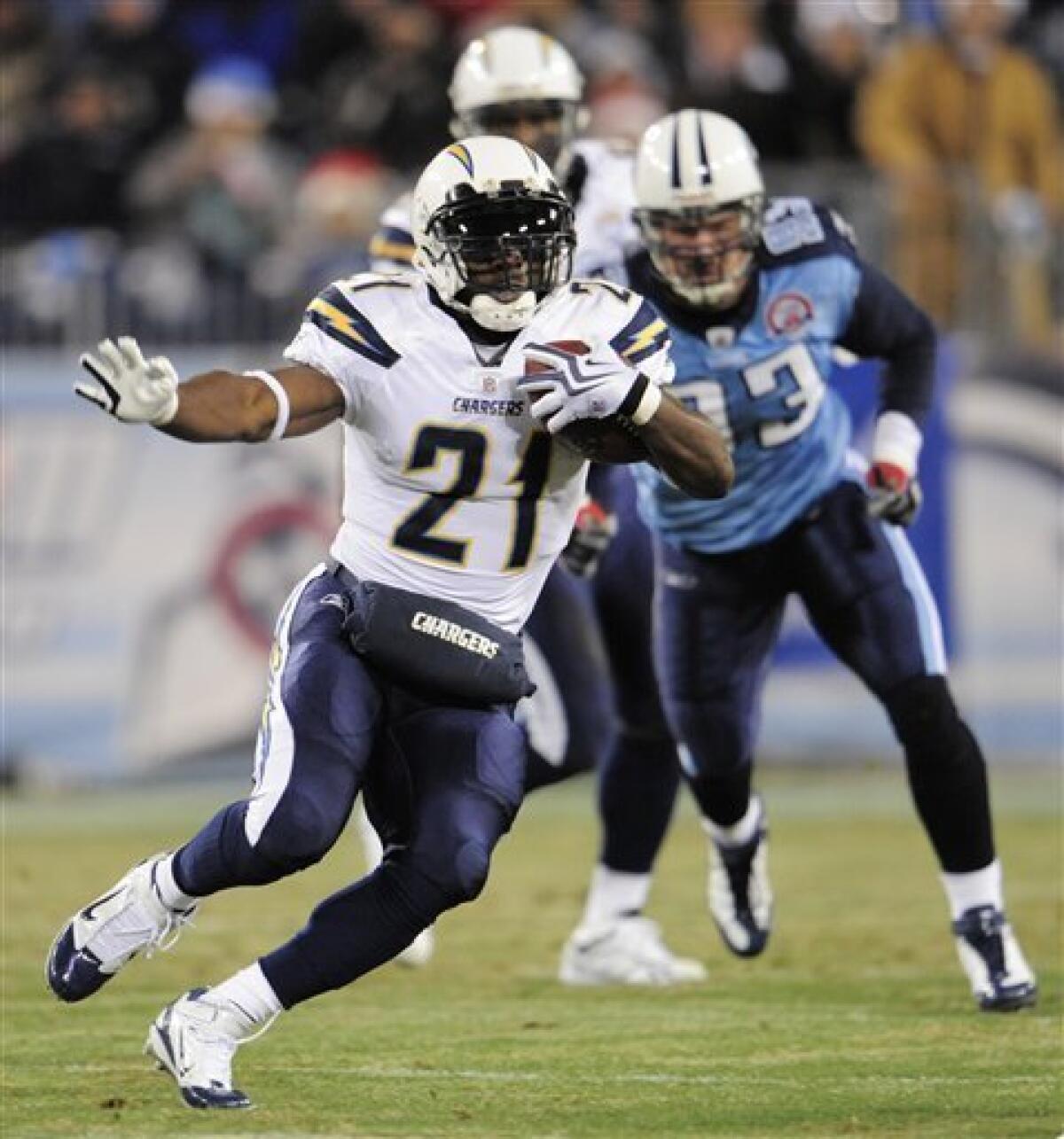Chargers secure 1st-round bye, beat Titans 42-17 - The San Diego