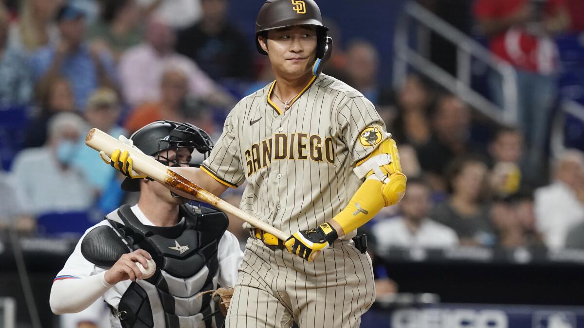 Two ejected as Padres drop frustrating game to Marlins - The San Diego  Union-Tribune