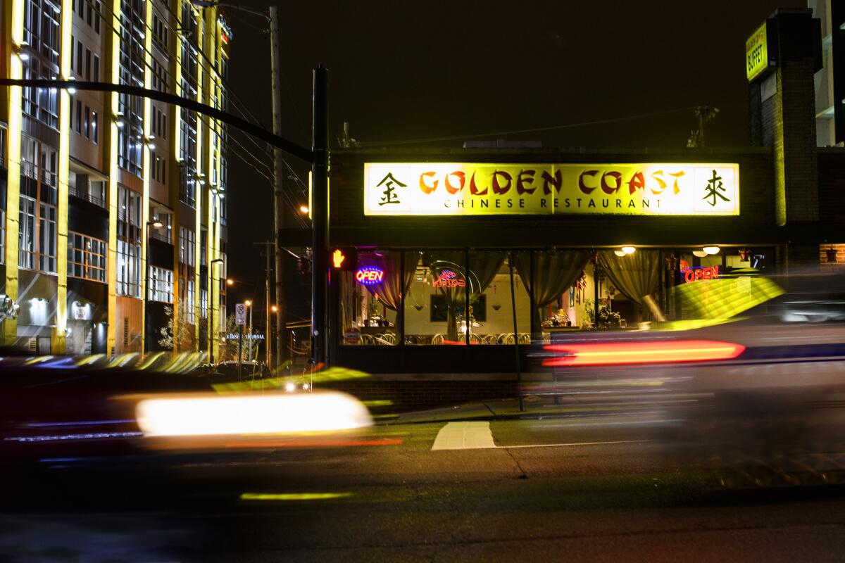 3067991 NASHVILLE, Tenn. - Golden Coast Chines restaurant sits with only a few patrons on a weekday evening in West Nashville. CREDIT: William DeShazer