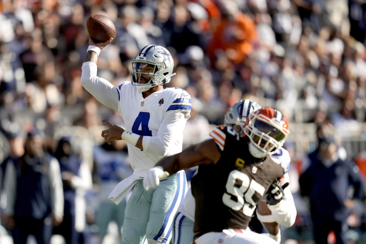 Dak Prescott (4), quarterback de los  